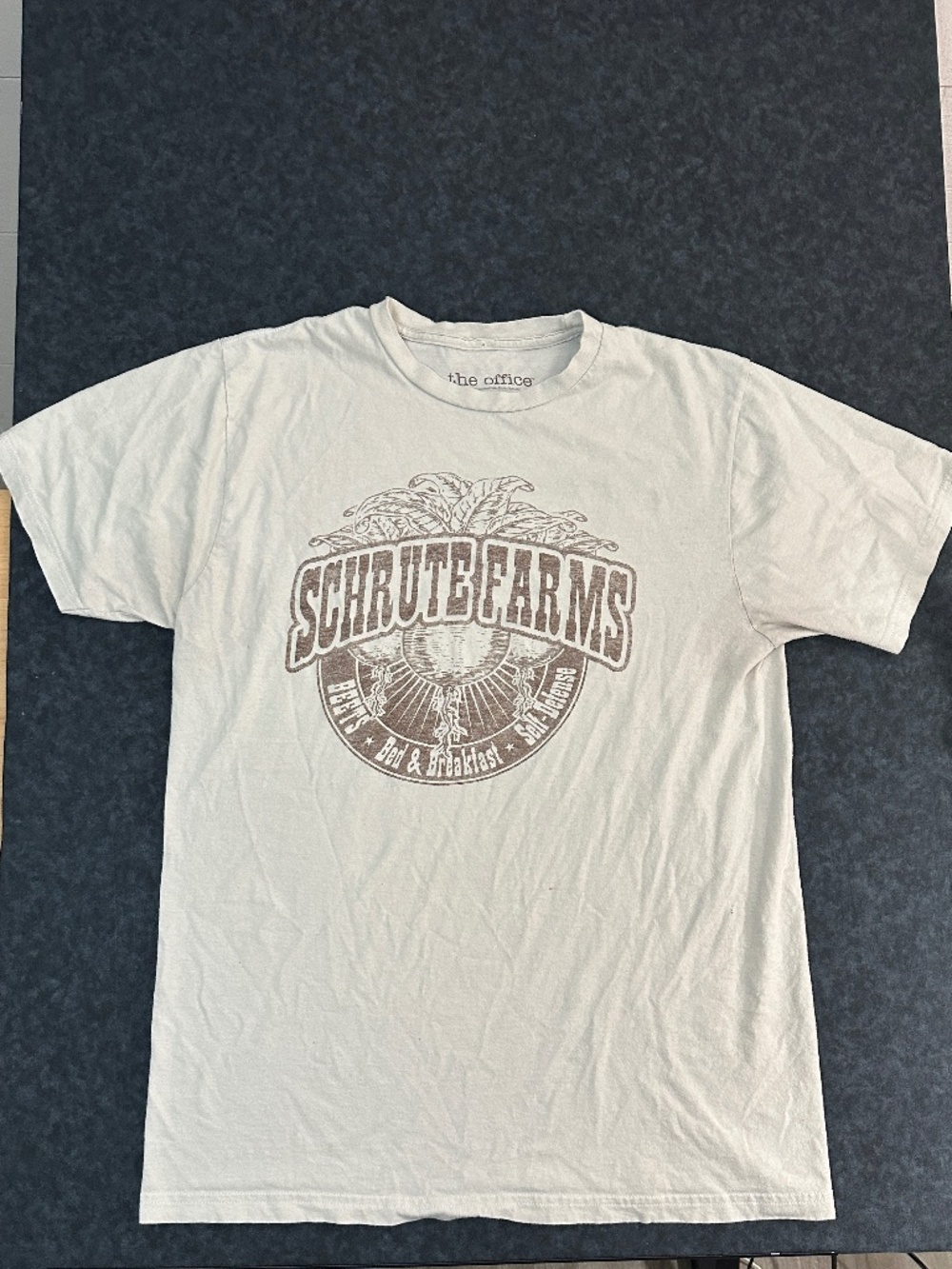 The Office Schrute Farms Bed & Breakfast Tan T Shirt Size Large
